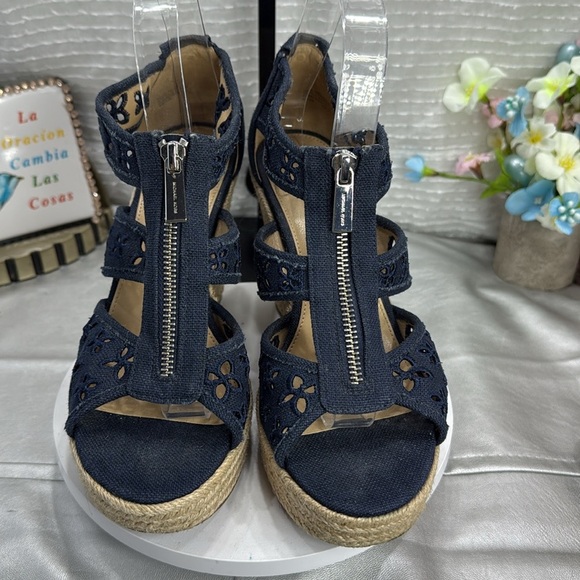 (S7) Michael Kors Damita Floral Embroidered Denim Wedge Sandals, Size 8 M - Picture 2 of 11